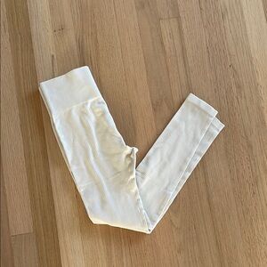 White ribbed leggings